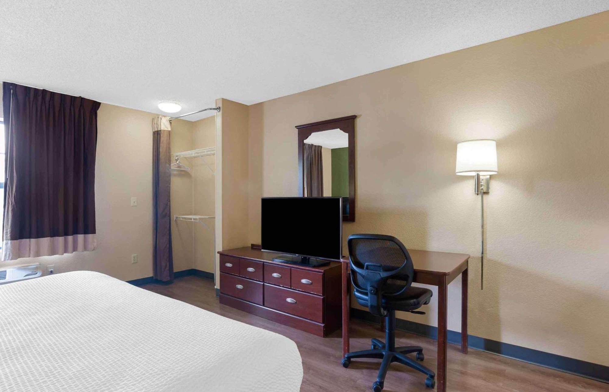 Extended Stay America Select Suites - Milwaukee - Waukesha Exterior foto