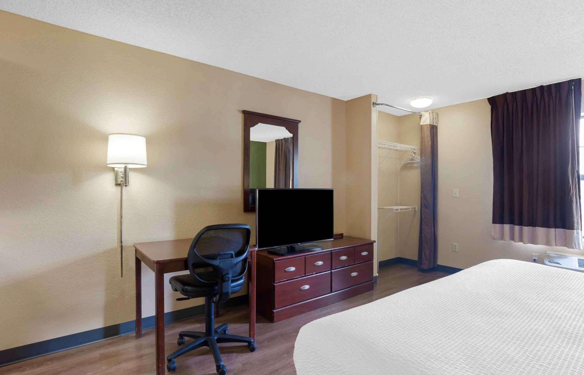 Extended Stay America Select Suites - Milwaukee - Waukesha Exterior foto
