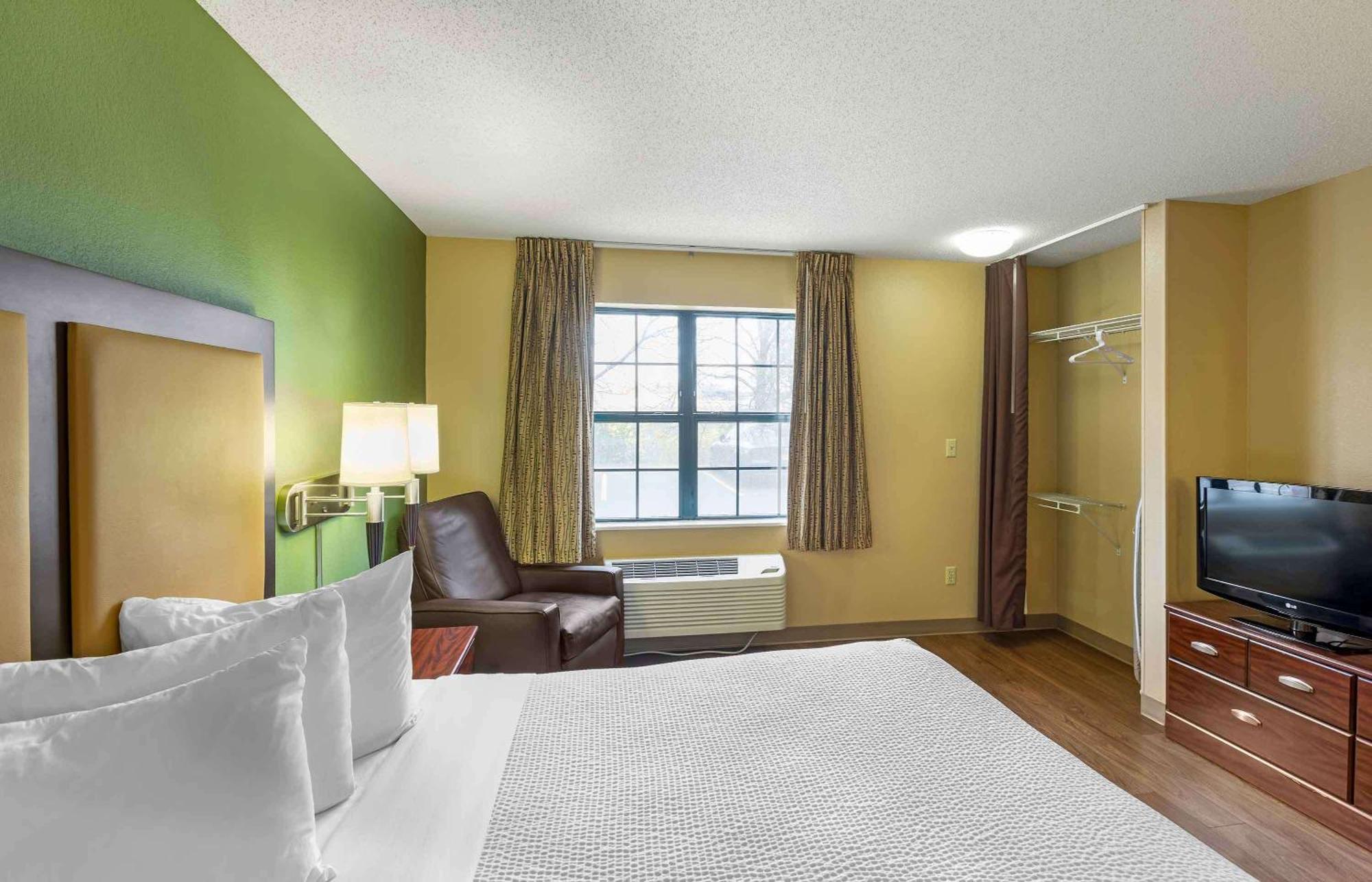 Extended Stay America Select Suites - Milwaukee - Waukesha Exterior foto