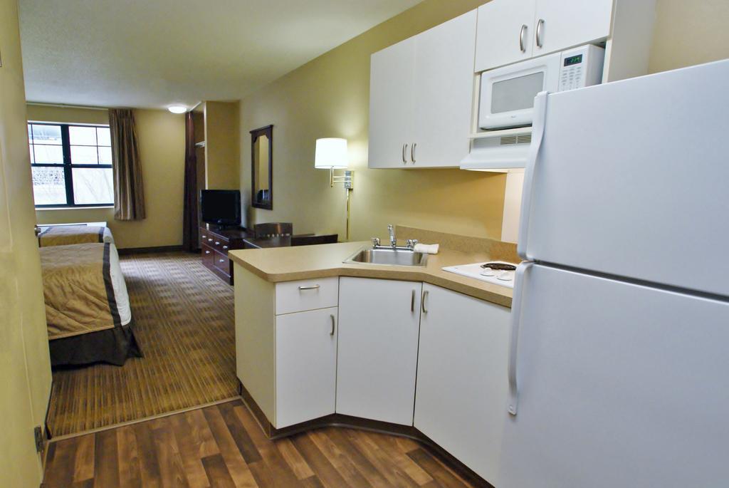 Extended Stay America Select Suites - Milwaukee - Waukesha Exterior foto