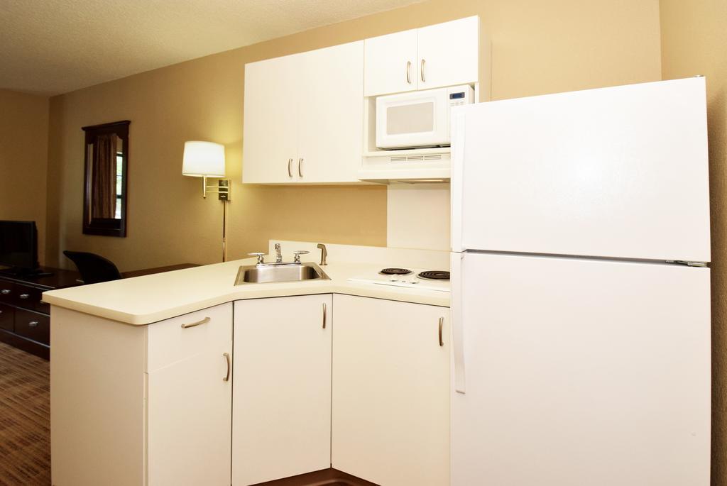 Extended Stay America Select Suites - Milwaukee - Waukesha Exterior foto